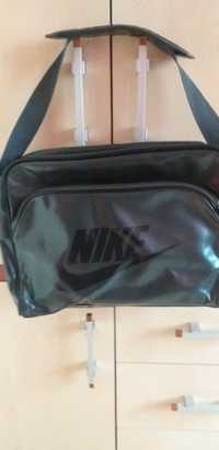 Wygodna torba .NIKE.