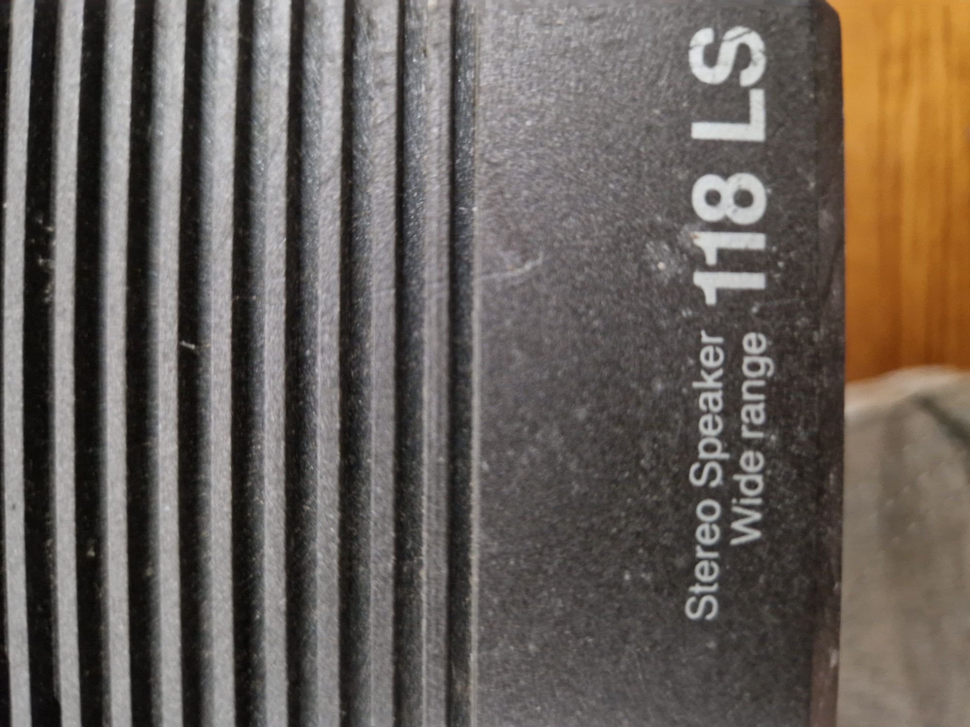 Par de colunas Schneider 118 LS