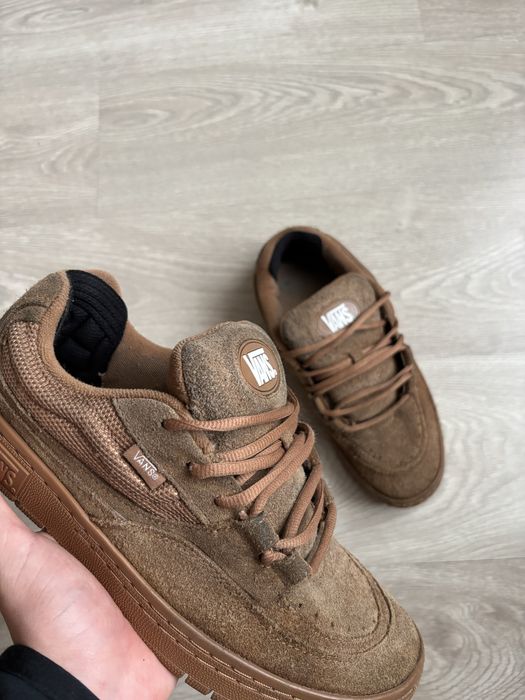 vans shoes size 43-44