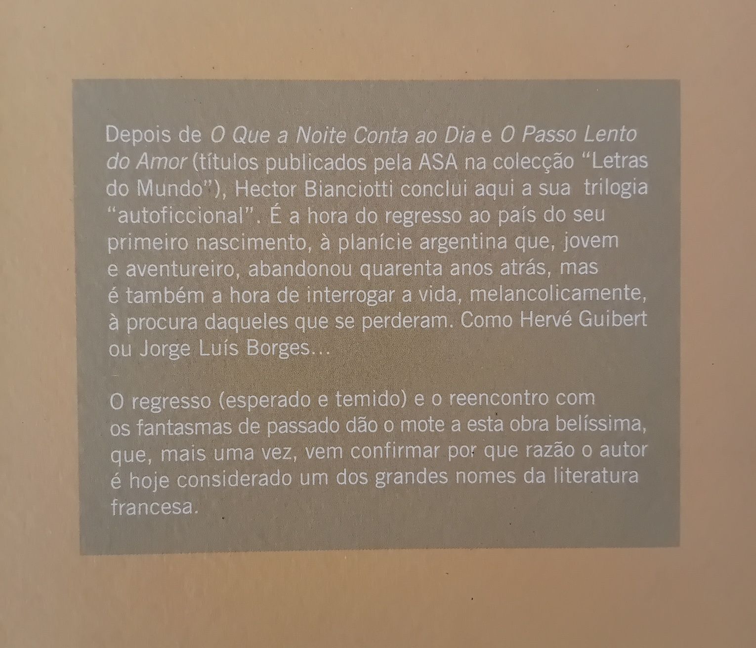 Livro - Como um rasto de pássaro no ar