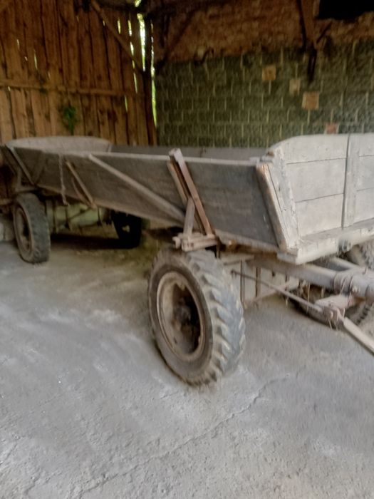 Wóz konny z dyszlem i zaczepem ciagnikowym