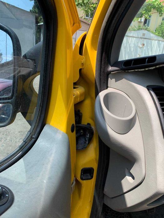 Продам Опель виваро