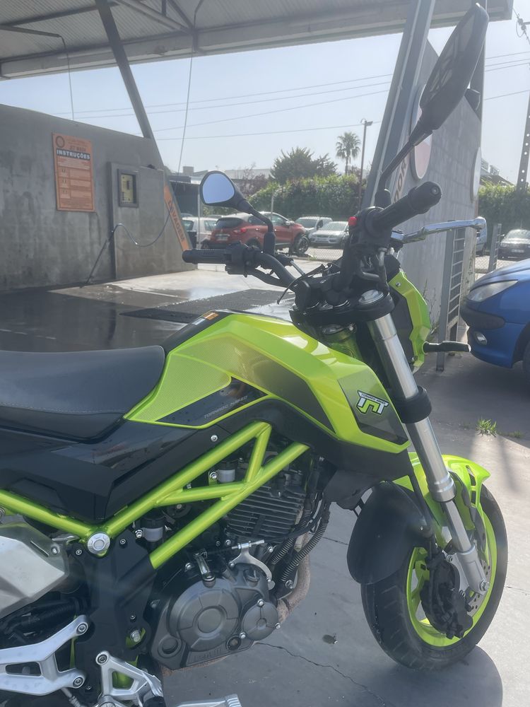 Benelli tnt 125