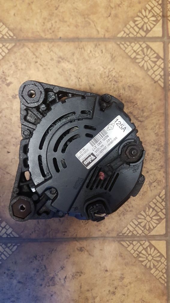 Alternator Renault Scenic II 1.9  2542  817B  Valeo