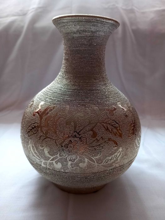 Ceramiczny, złoty wazon