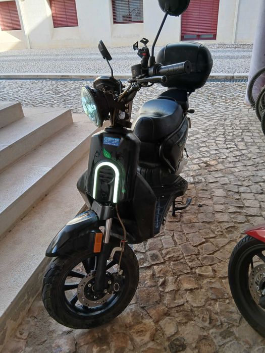 Electric Scooter Eurocka 50cc Equivalent – Excellent Condition