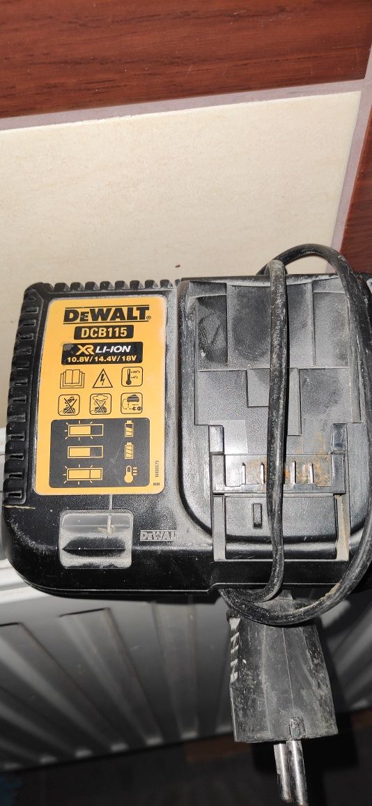 DeWalt ładowarka + bateria