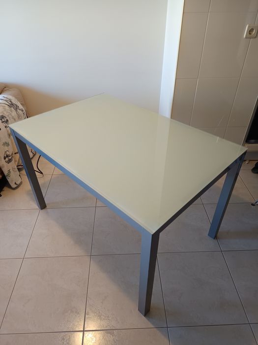 Mesa de jantar de 1,40 em vidro temperado