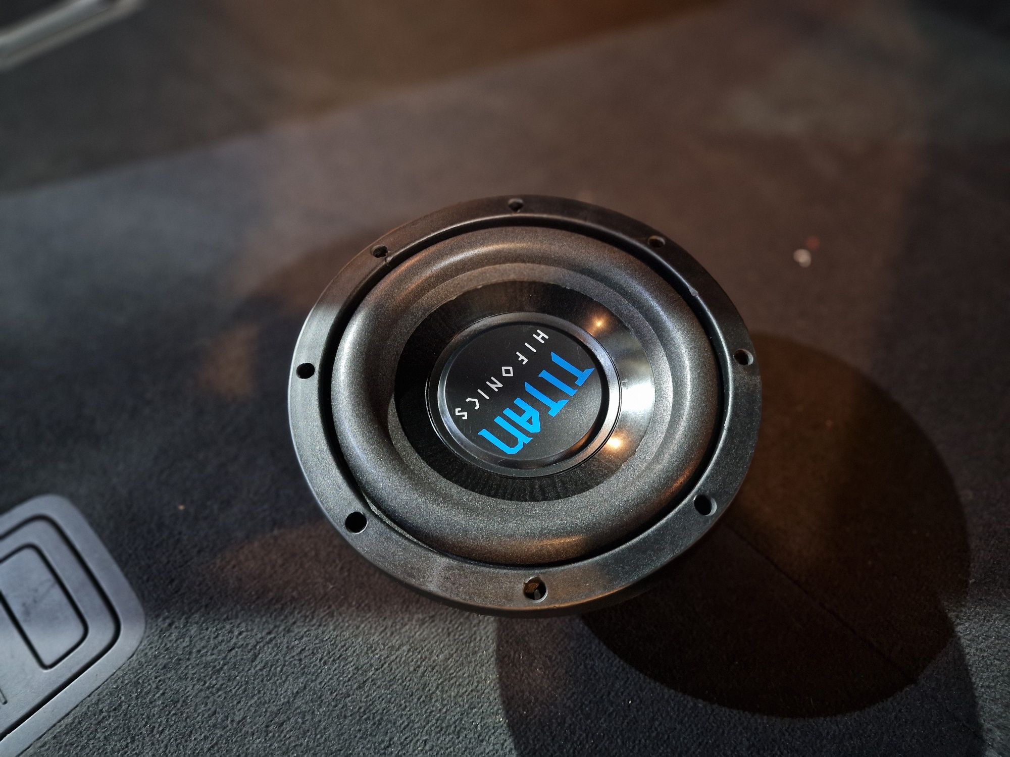Skrzynia basowa subwoofer tuba Głośnik 20 cm Hifonics Titan TS200R