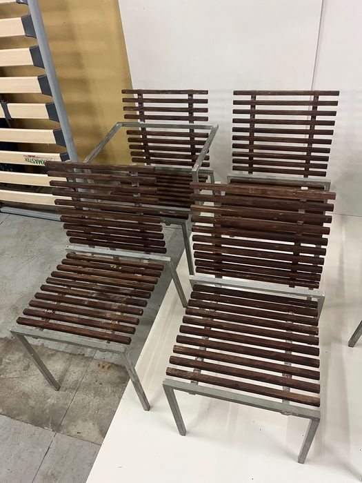 Conjunto mesa + 6 cadeiras em madeira e inox