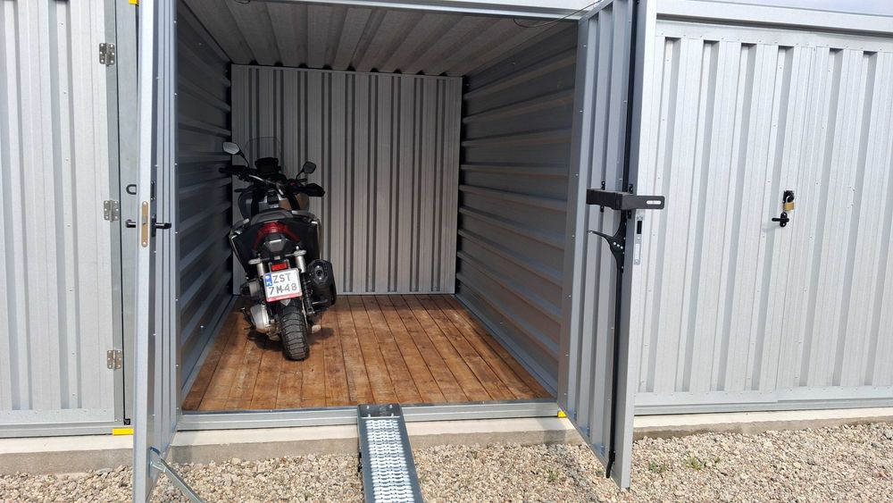 wynajmę garaż na dwa auta * magazyn * boks *