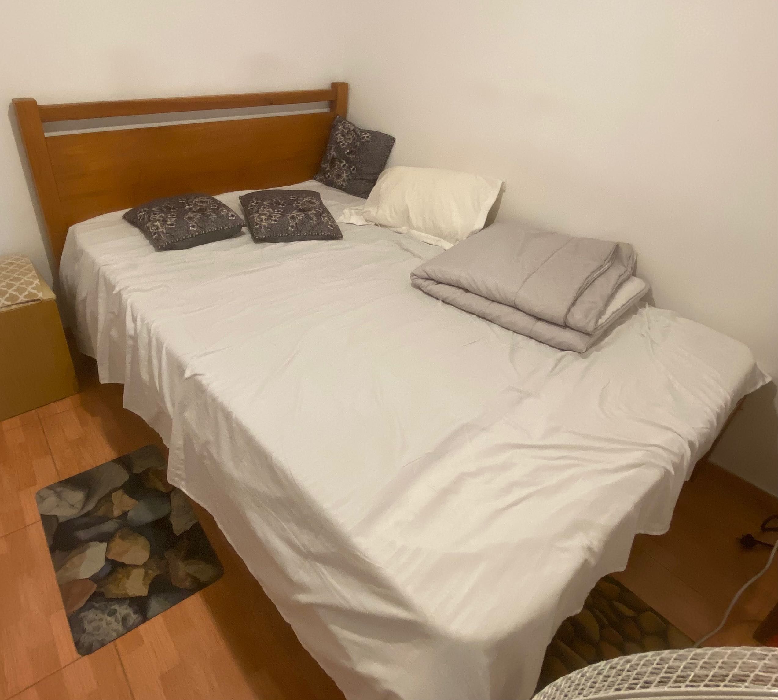Cama de casal com colchão