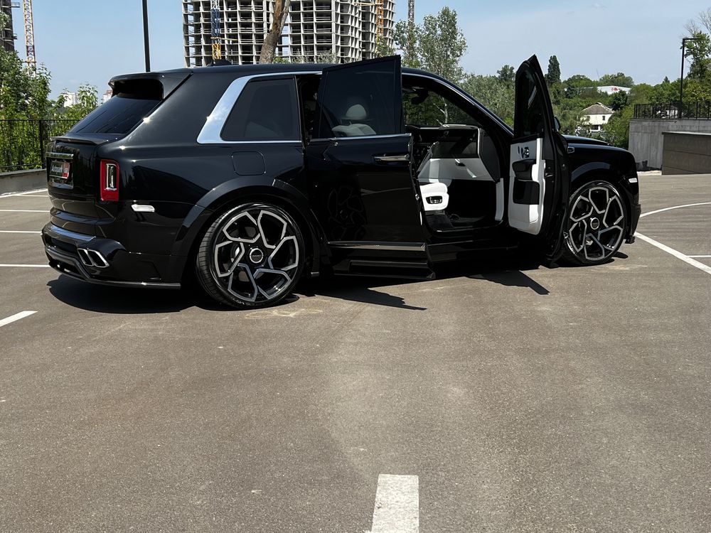 Rolls-Royce Cullinan 6.75L