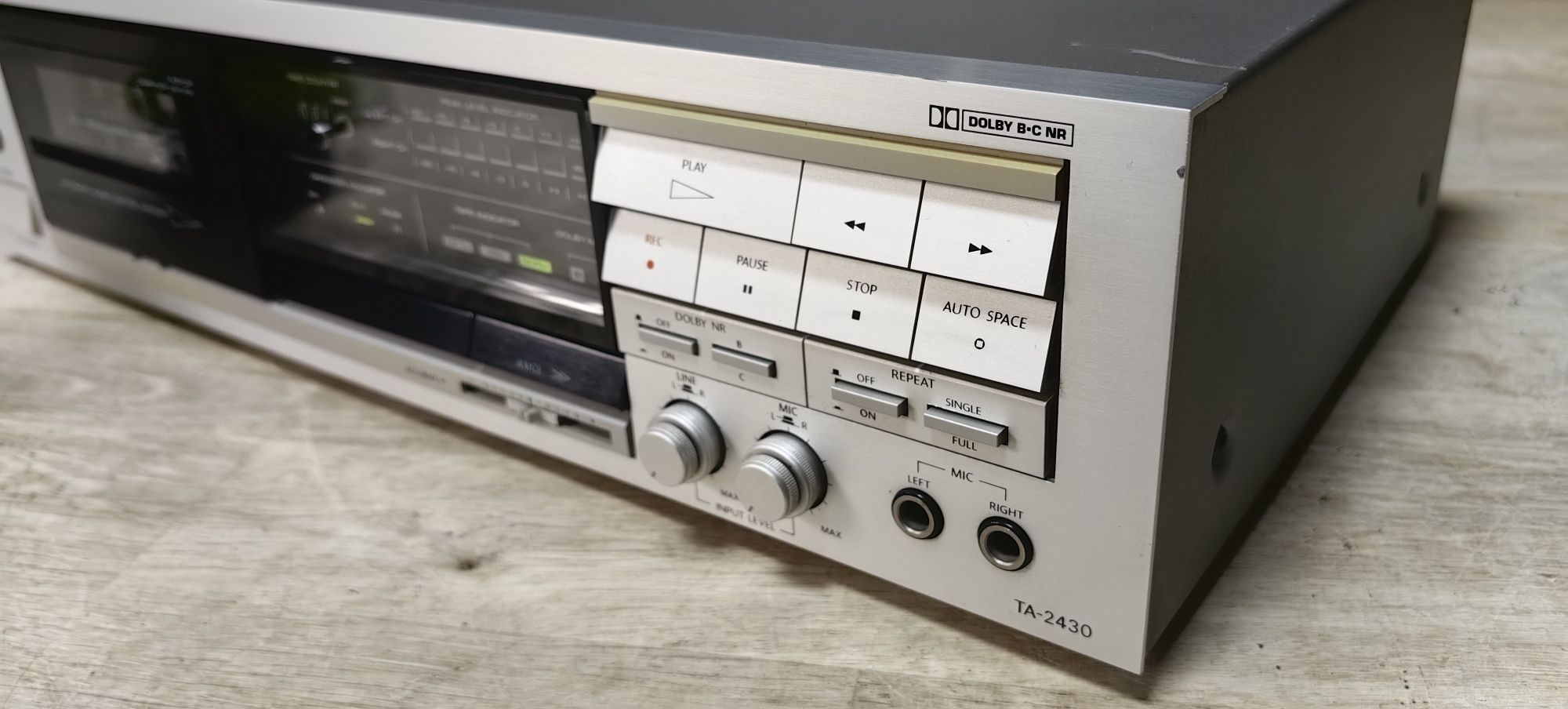Касетний програвач Onkyo TA-2430