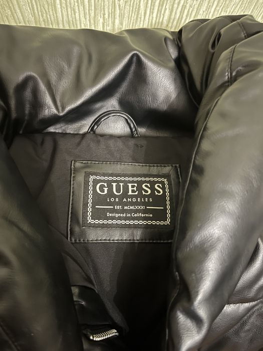 Жіноче пальто бренду Guess чорне / S