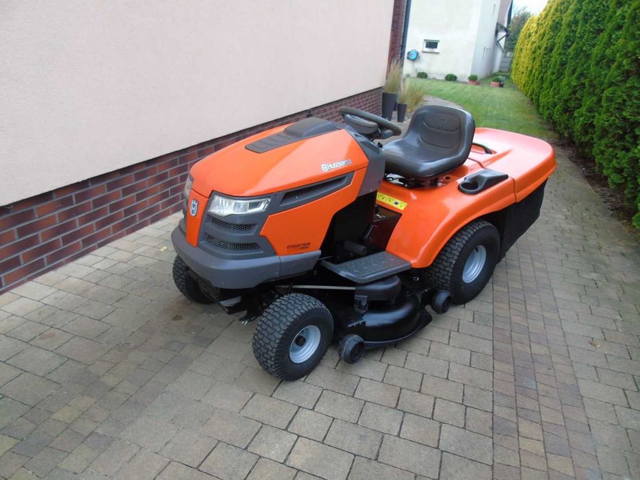 Traktorek kosiarka HUSQVARNA CTH 220 22 KM 2 cylindrowy  PO SERWISIE