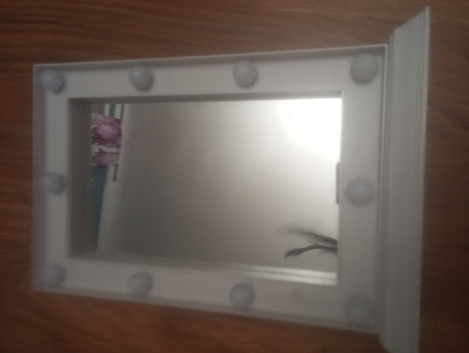Lusterko Glamour świecące na baterie