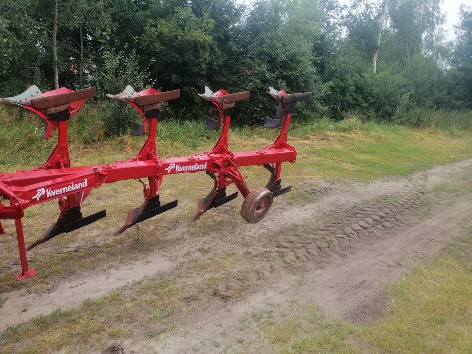Pług 4 skibowy obrotowy kverneland