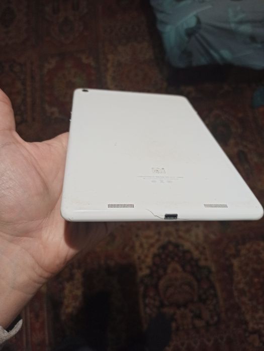 Mi pad 1 Xiaomi. Планшет, тріщина на роботу не впливає.