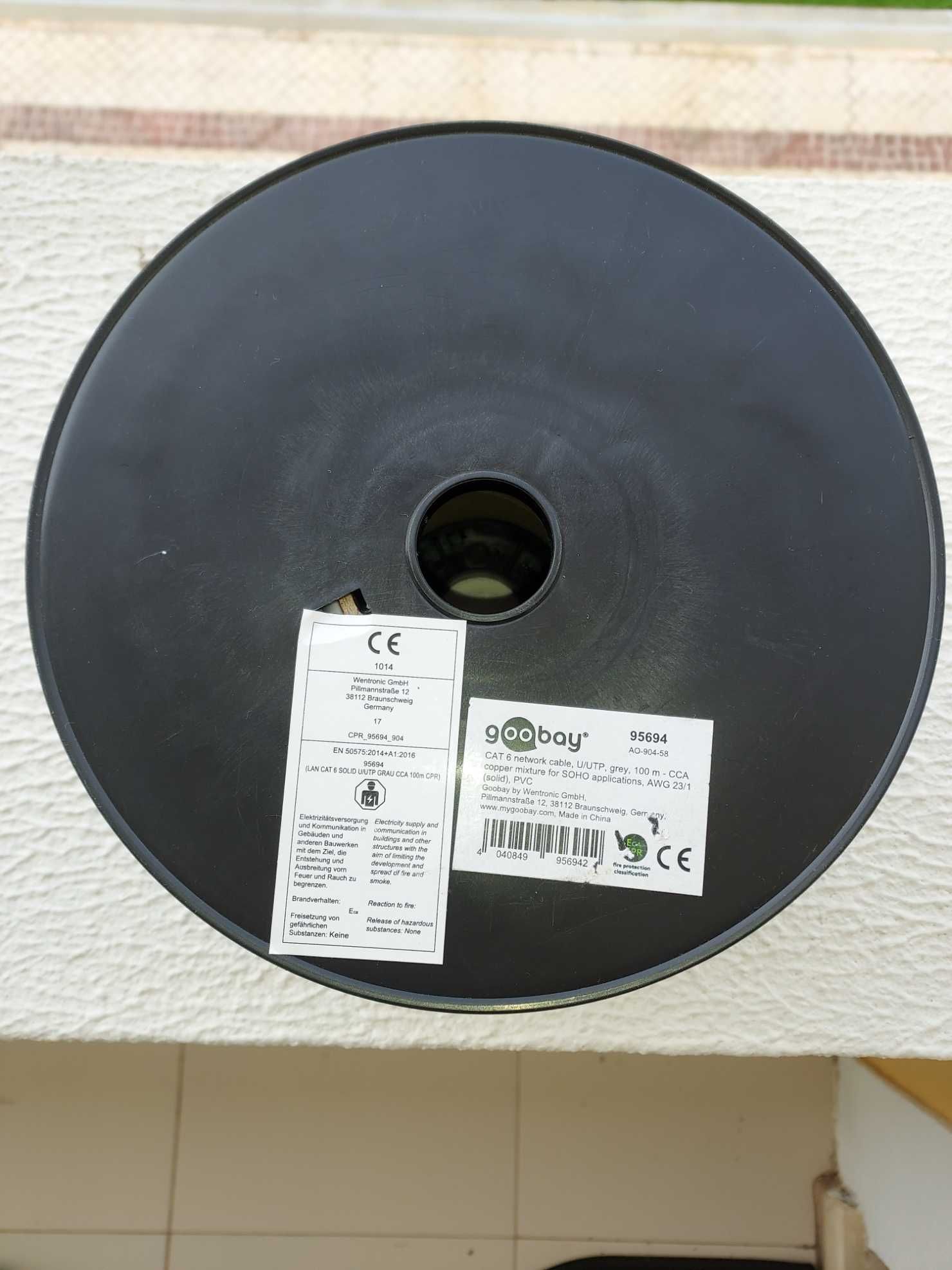 Cabo de rede Ethernet cat. 6 U/UTP CCA AWG23/1 bobine de 100 m cinza