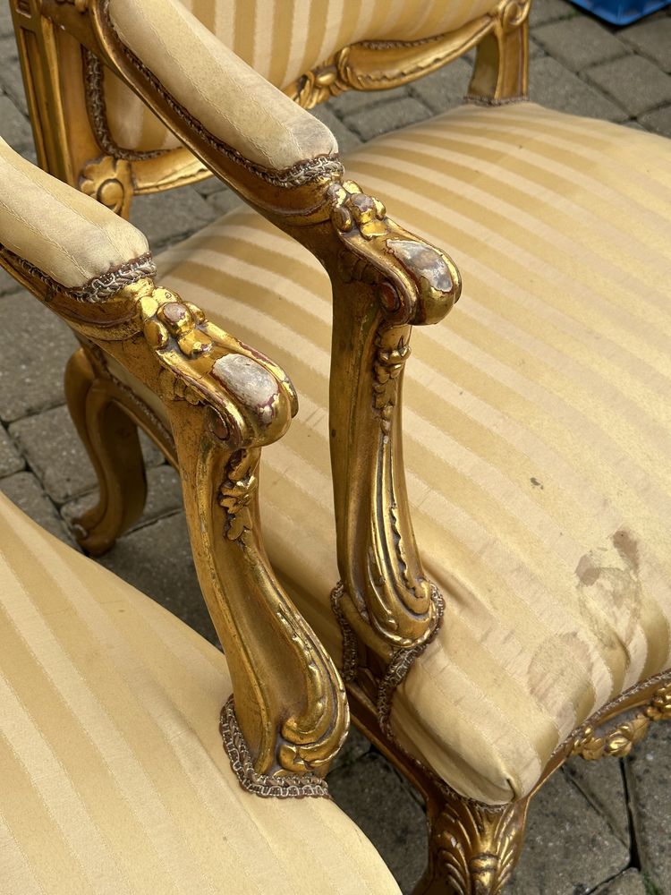 Fotel tron stylowy złoty kolor