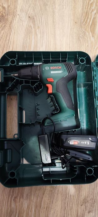 Wiertarko-wkrętarka BOSCH UniversalDrill 18V 06039D4001 z akumulatorem