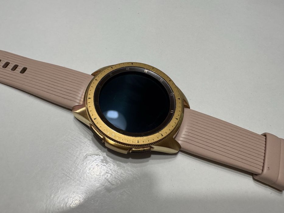 Samsung Galaxy Watch 42мм, Rose Gold – у гарному стані
