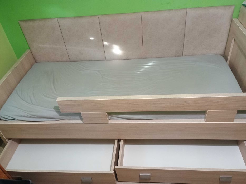 Zestaw mebli do pokoju dziecka