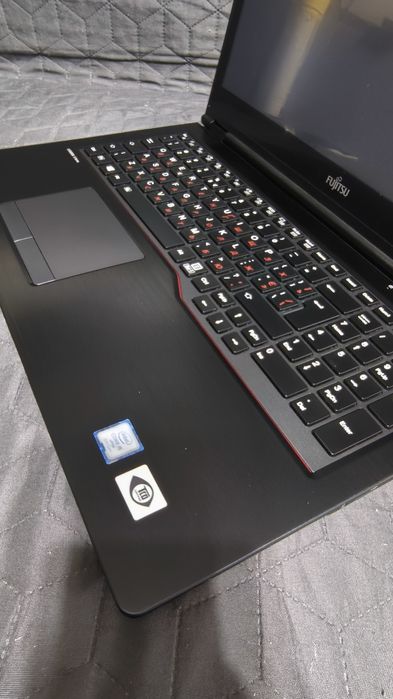 Ноутбук Fujitsu 15"6 U758  NVMe 256/16 Gb  i5-4 ядра 8 потоків сенсор