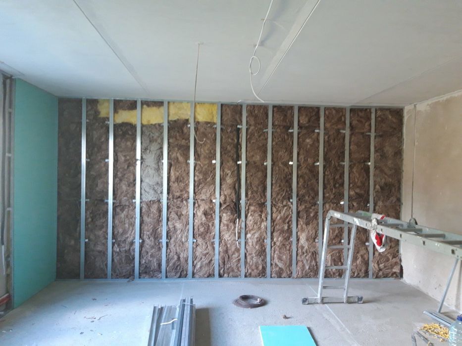 Виконуєм внутрішні і зовнішні будівельні роботи