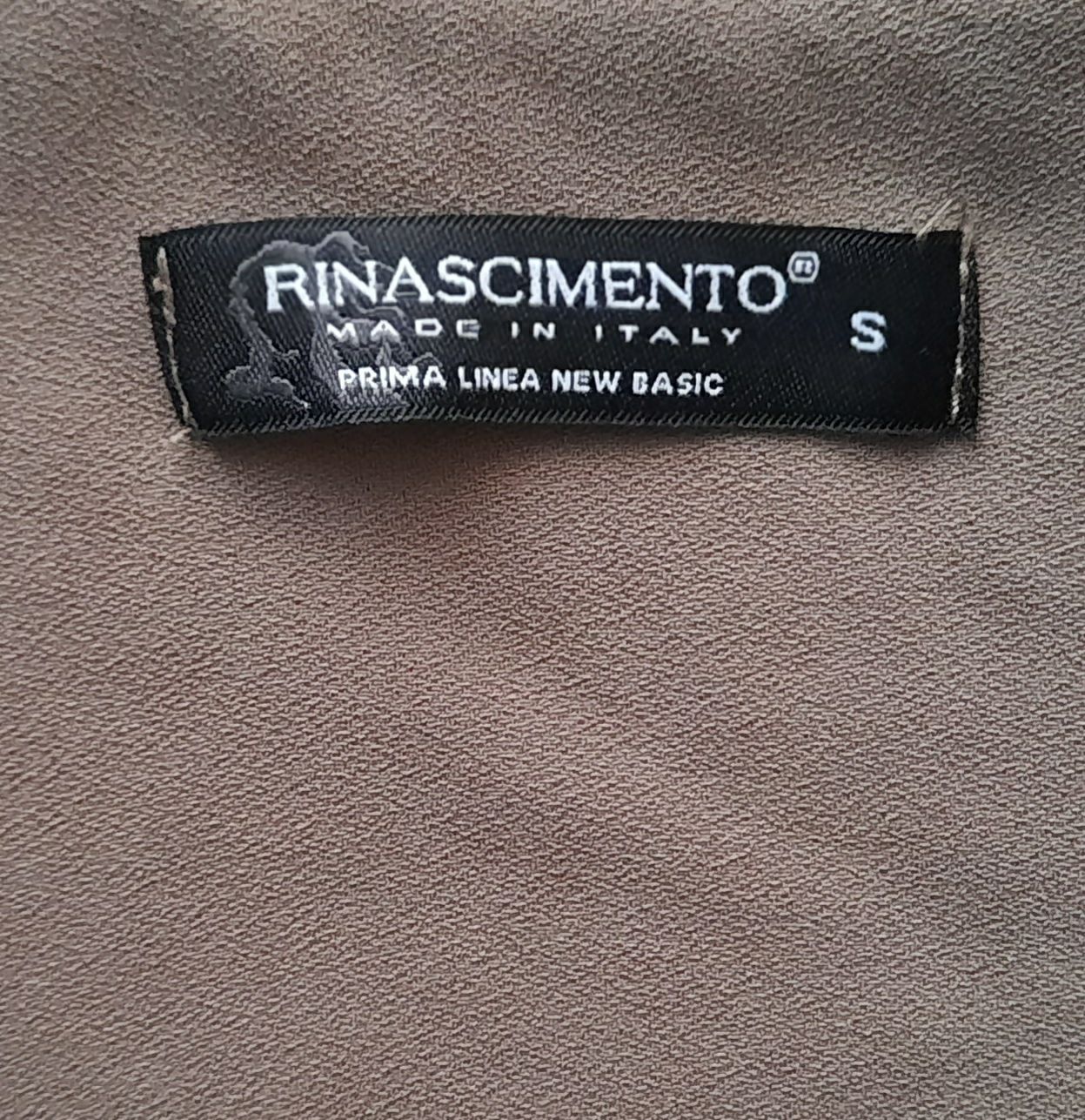 Sukienka Rinascimento kawa z mlekiem, beż