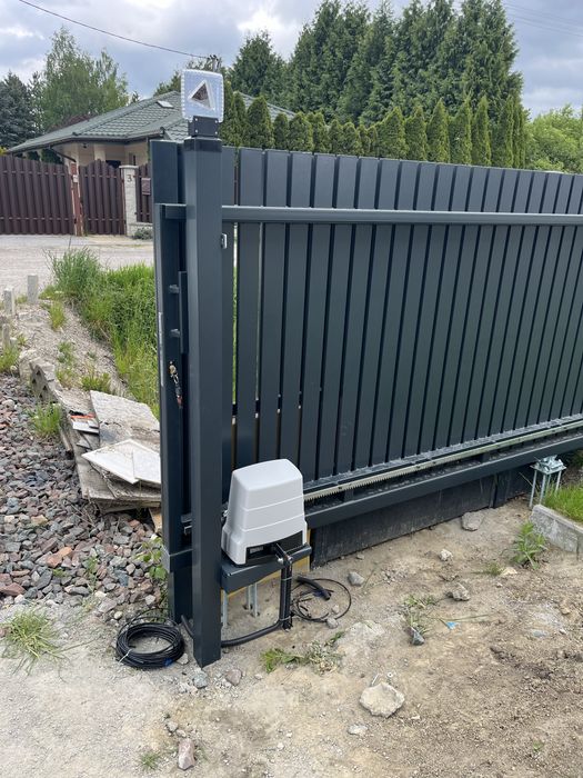 Instalacja i serwis napędów do bram, domofonów i wideodomofonów