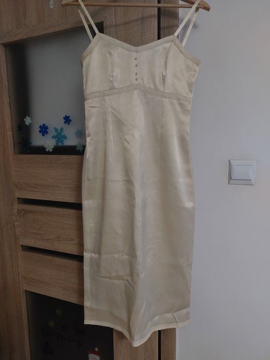 Kremowa sukienka S
