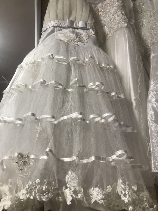 Сукні, повний розпродаж