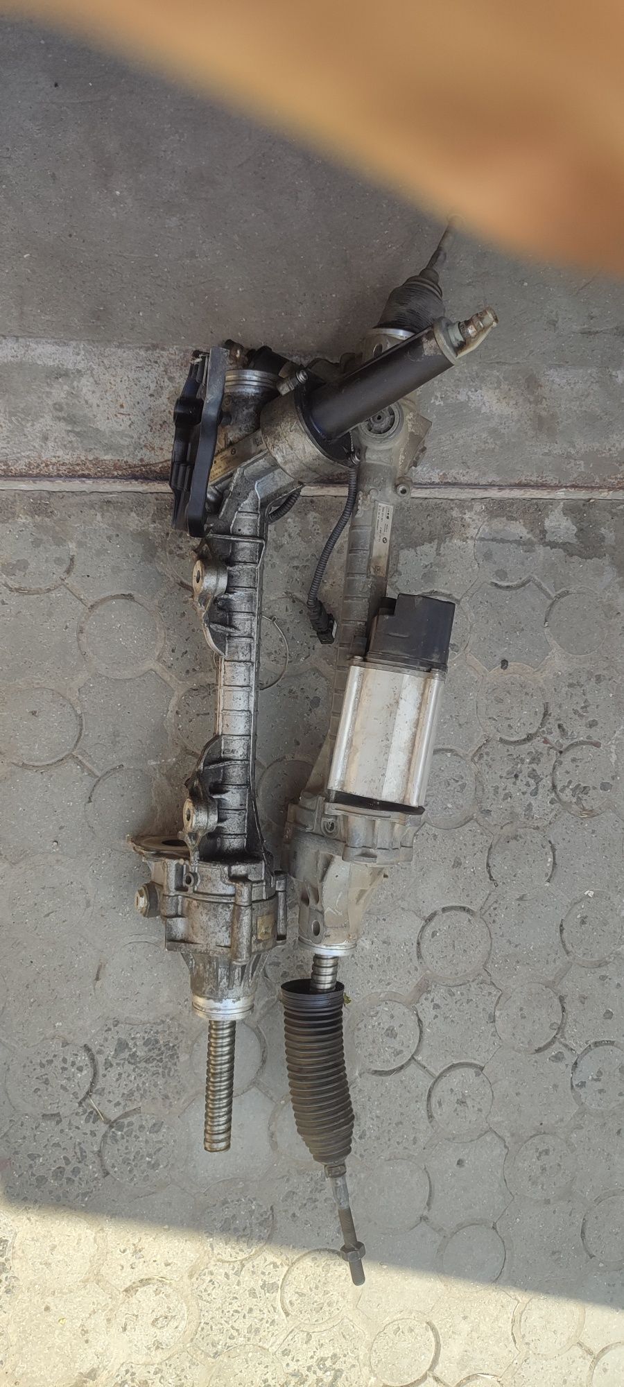 BMW рулевая рейка 7806 974 810 рейка F10.  7818974679