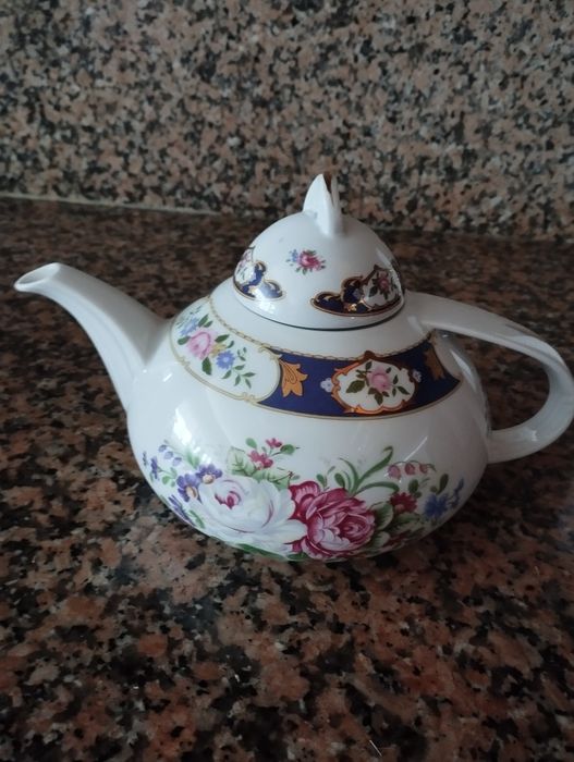 Peça de porcelana