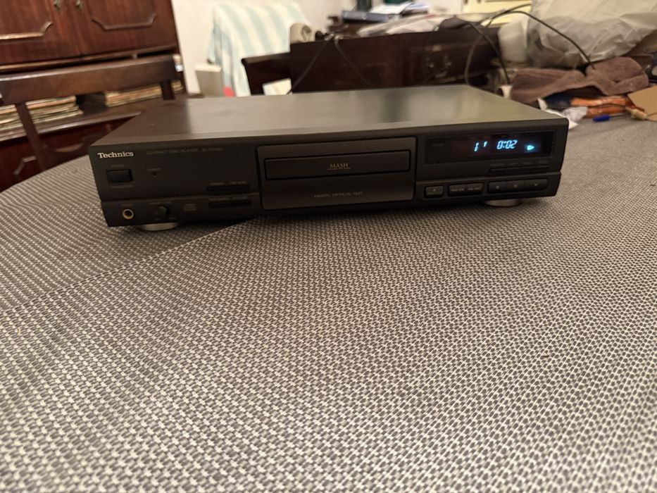 Leitor de CD Technics SL-PG490