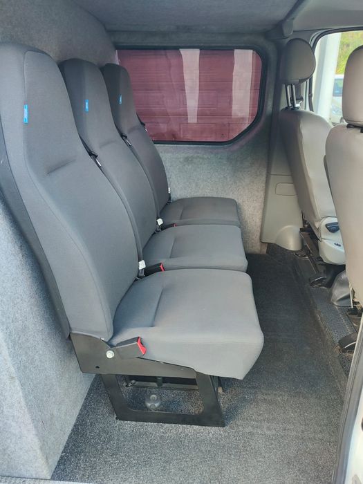 Opel vivaro brygadówka 5 osobowy. 2.0 2012r