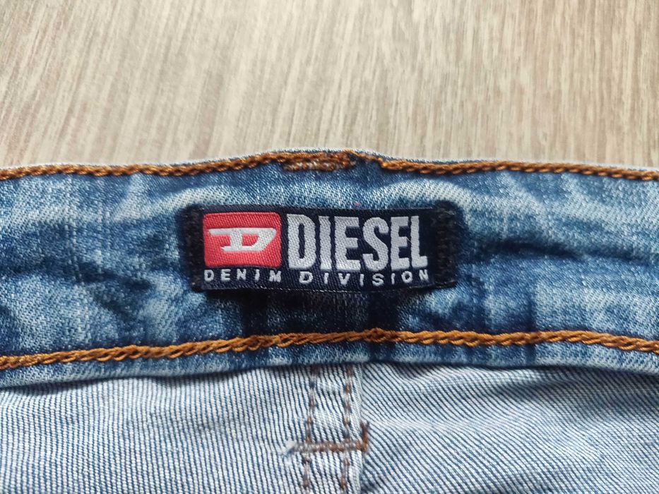 Стильные женские джинсы Diesel (Tурция) голубого цвета, (см. замеры)