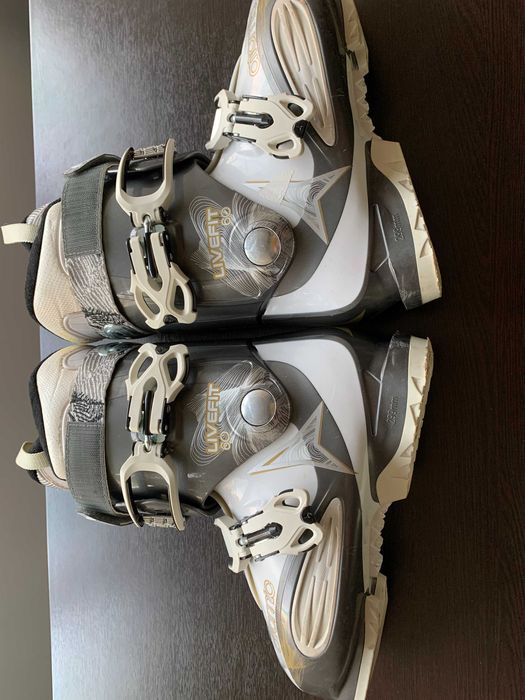 Горнолыжные ботинки Atomic Live Fit 60