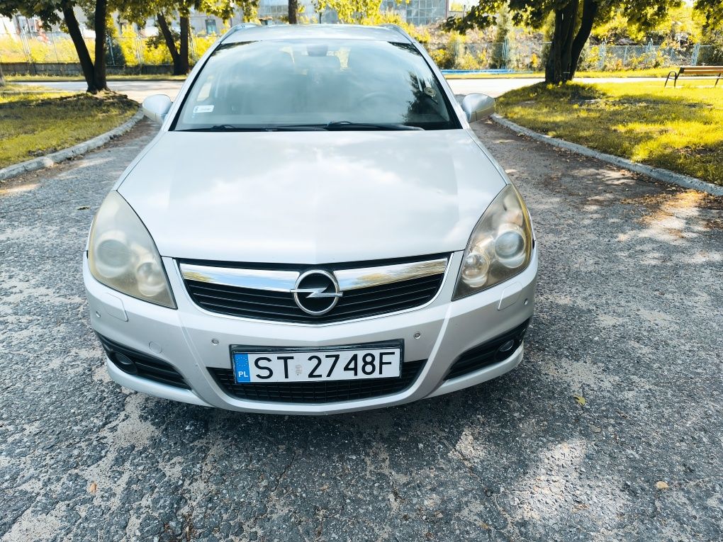 Opel Vectra 1.9 CDTI  długie opłaty skóra nawigacja Xenon
