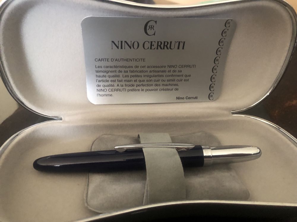 Caneta Nino CERRUTI Nova + estojo + certificado de autenticidade
