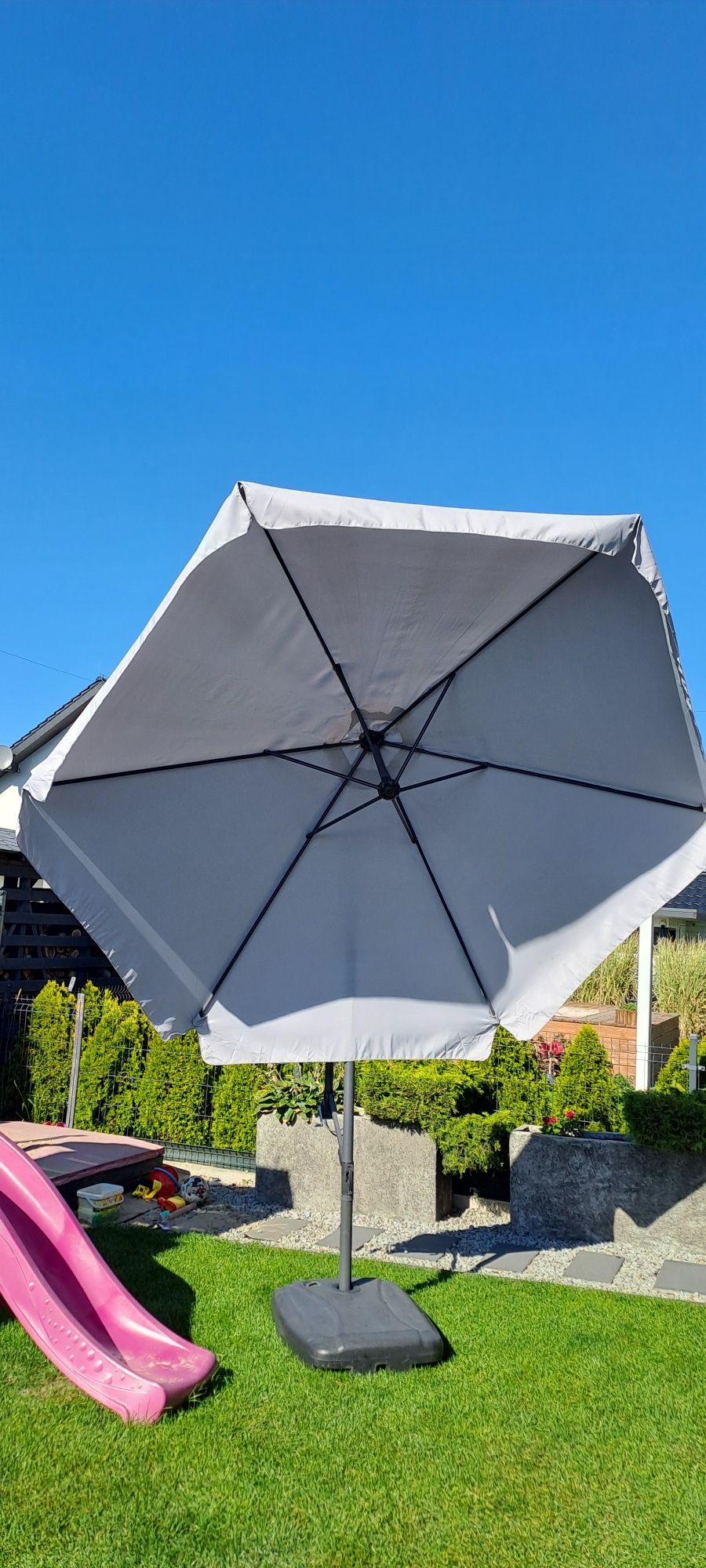 Parasol ogrodowy 3m z podstawą na kółkach