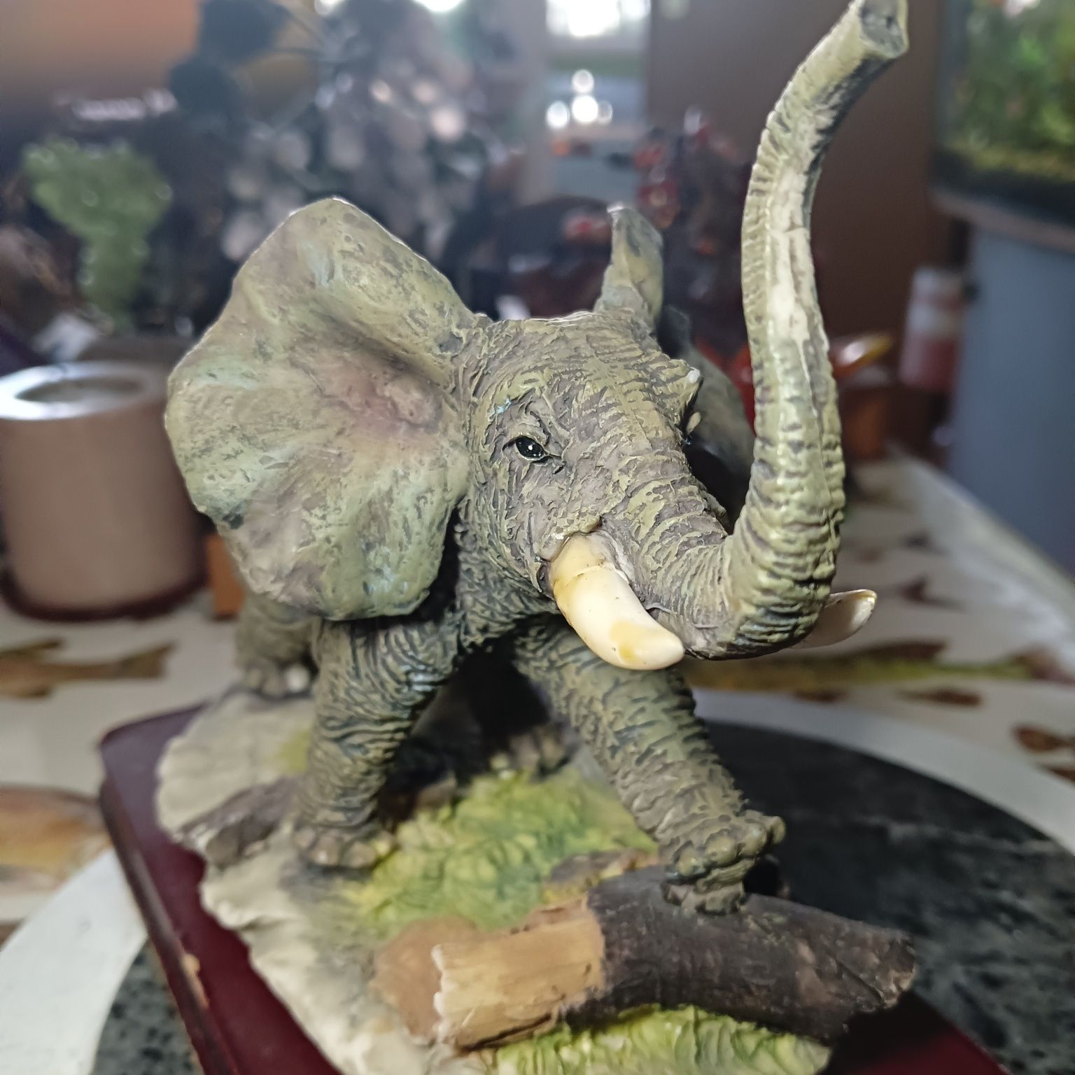 Figurka słonia alabaster