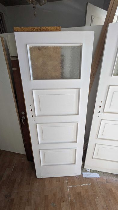 Portas brancas antigas