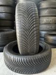 Pneus 215/55zr17 Kumho Solus 4S HA32 com 80% piso