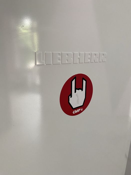 Холодильник двухкамерный LIEBHERR 160 см/ CUP2721