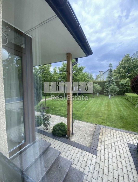 Оренда стильного та сучасного 2-поверхового будинку в Іванковичах