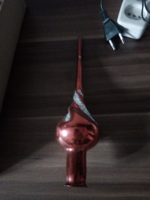 Новогодняя гирлянда (свечи) плюс верхушка СССР.