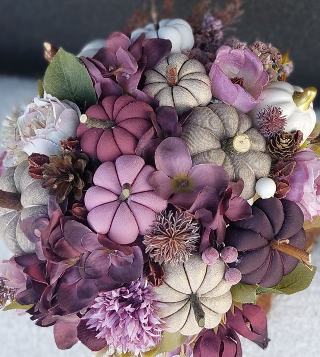 Piękny jesienny  bukiet z dyniami